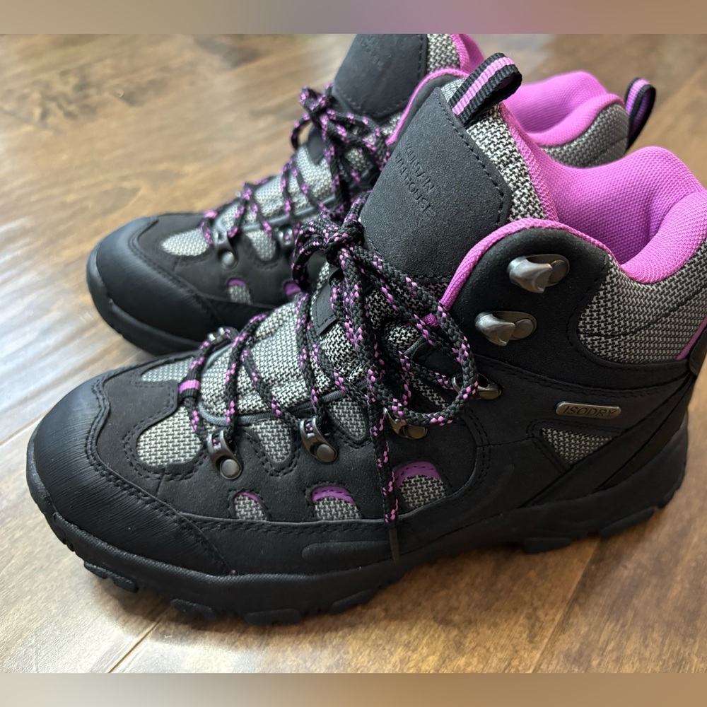 Mountain Warehouse Adventurer Waterproof Boot for walking and hiking, new